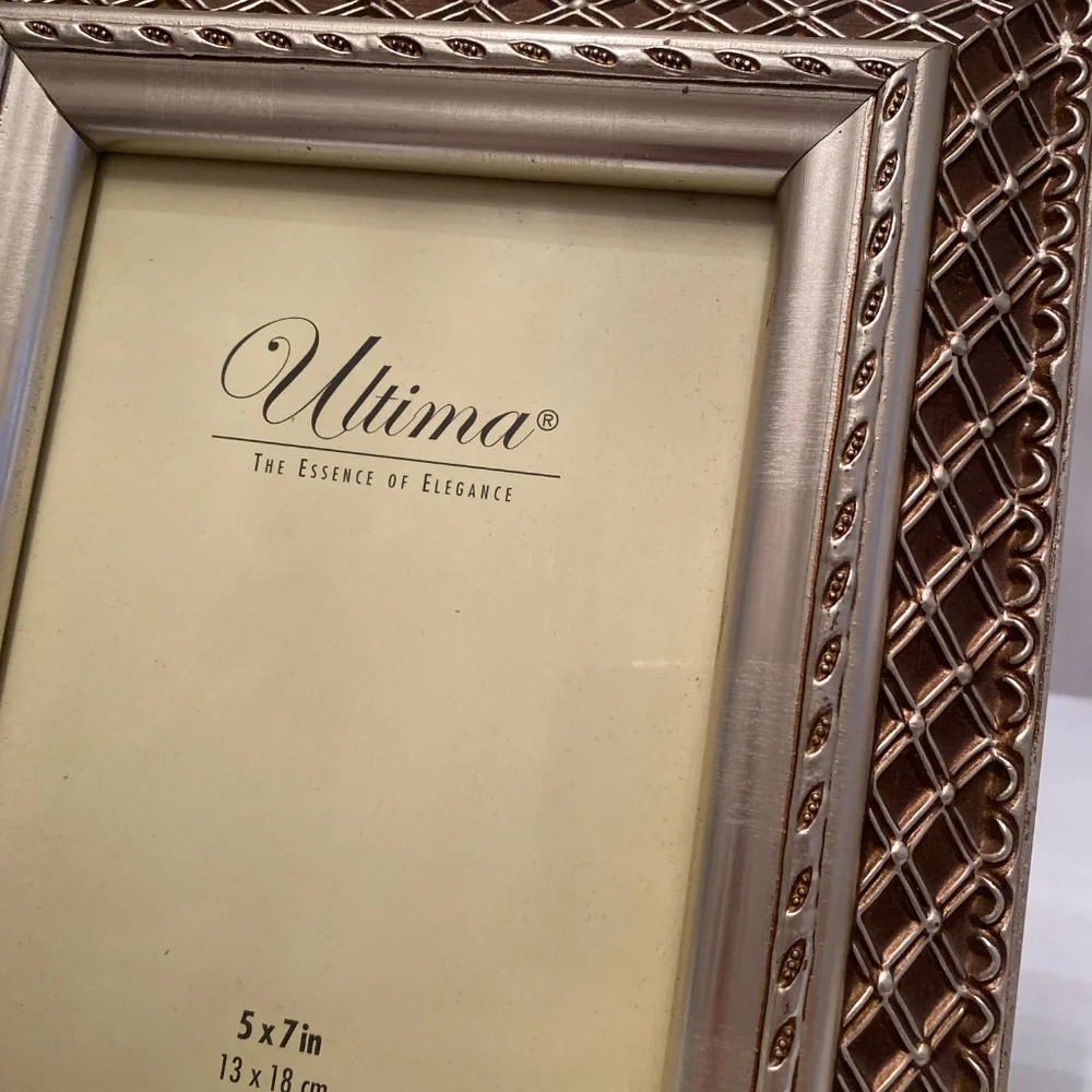 Ultima • Champagne Gold Table Top Picture Frame with Latticework Design